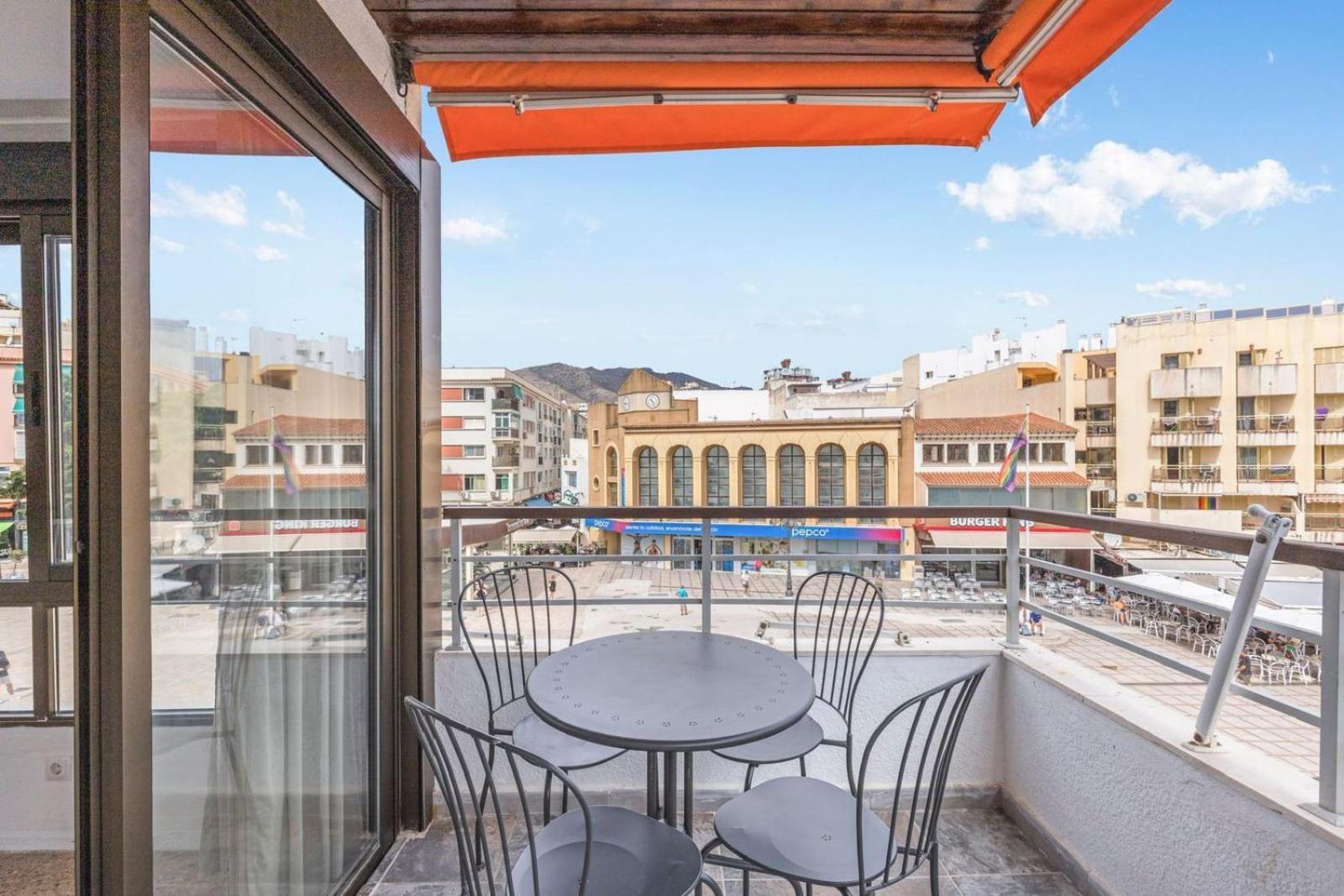 Nogalera Rainbow 2-Bedroom Apartment, Pool And Parking By Namaste Elite Torremolinos Exteriör bild