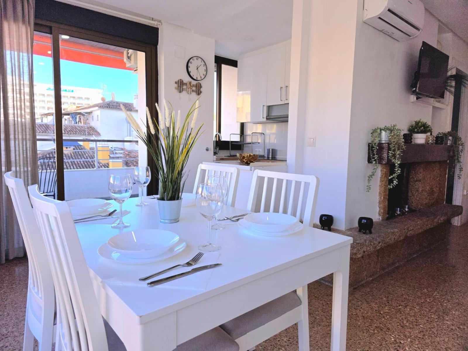 Nogalera Rainbow 2-Bedroom Apartment, Pool And Parking By Namaste Elite Torremolinos Exteriör bild